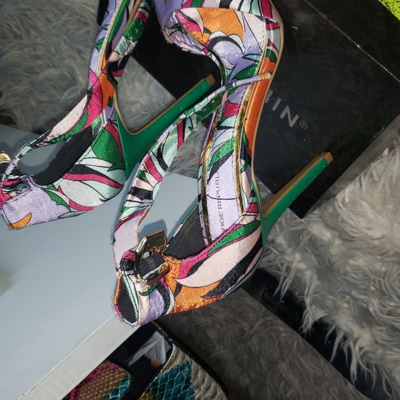 Multi Color Heel 😍 - Picture 4 of 4